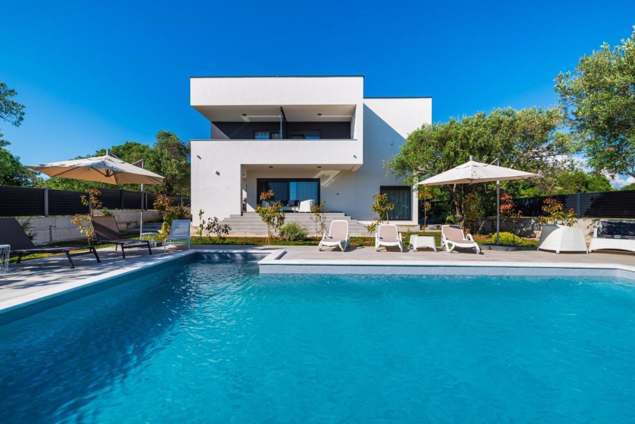 Appartement Crowonder Sun Dance With Heated Swimming Pool Seaview And Garden